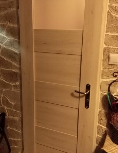 Drzwi łazienkowe jasne